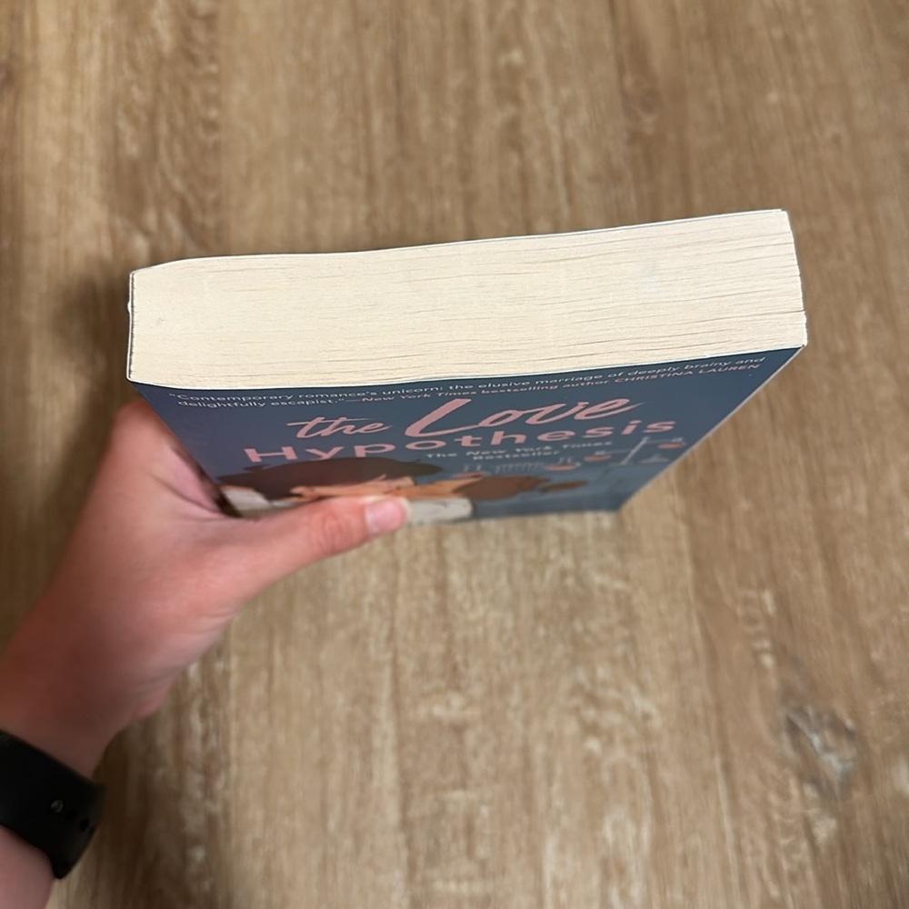 The Love Hypothesis Novel by Ali Hazelwood - Picture 4 of 6